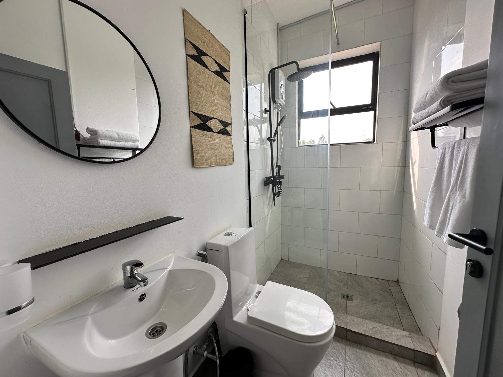 Coalescence Hotel Rwanda Кигали Екстериор снимка