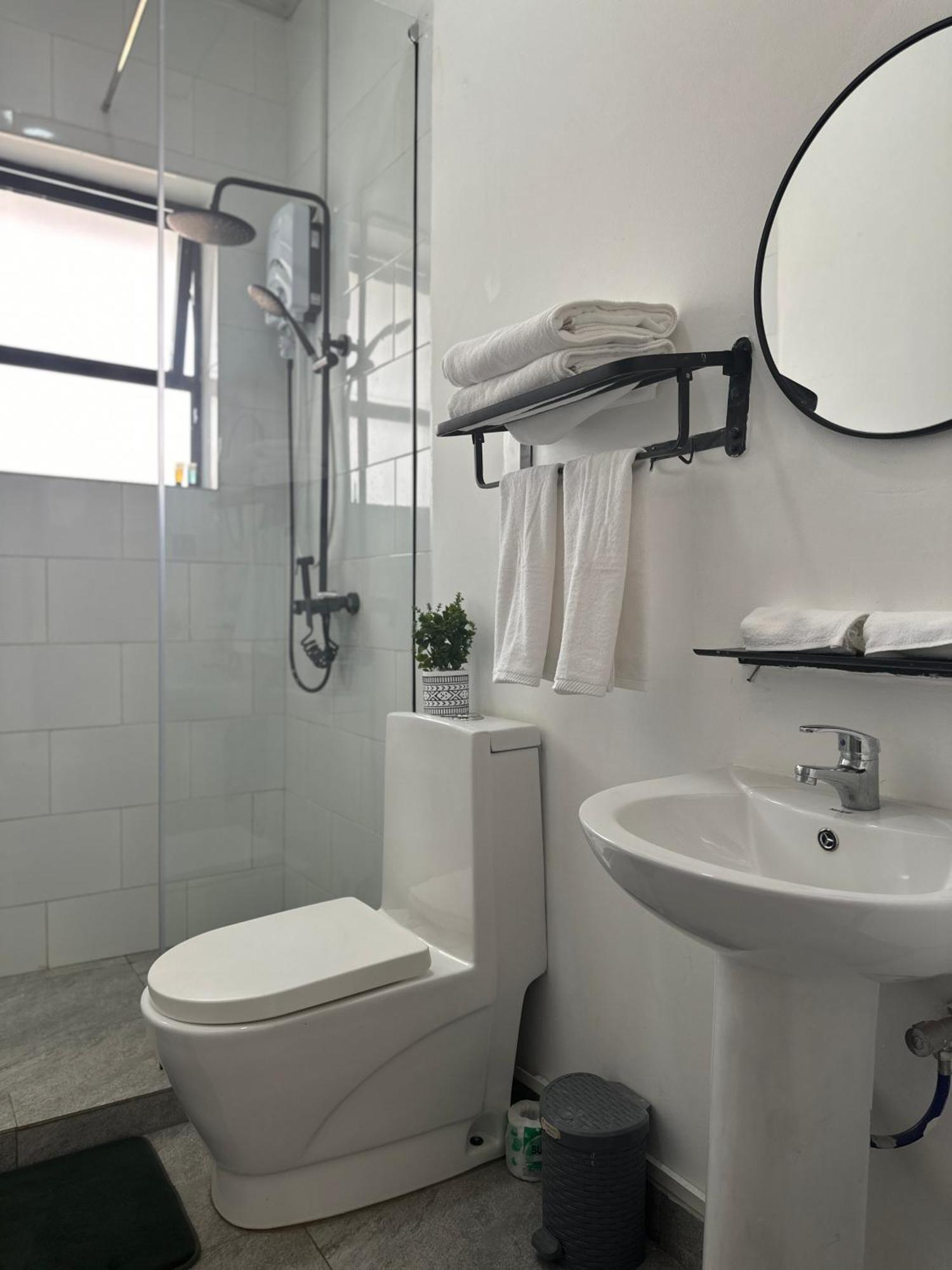 Coalescence Hotel Rwanda Кигали Екстериор снимка