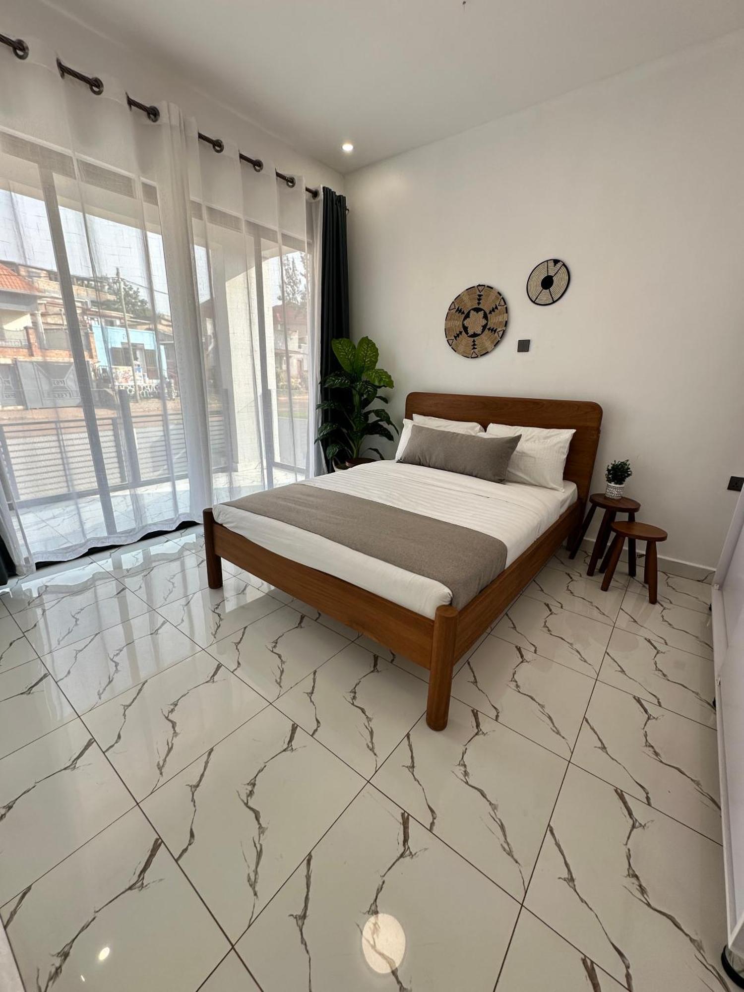 Coalescence Hotel Rwanda Кигали Екстериор снимка