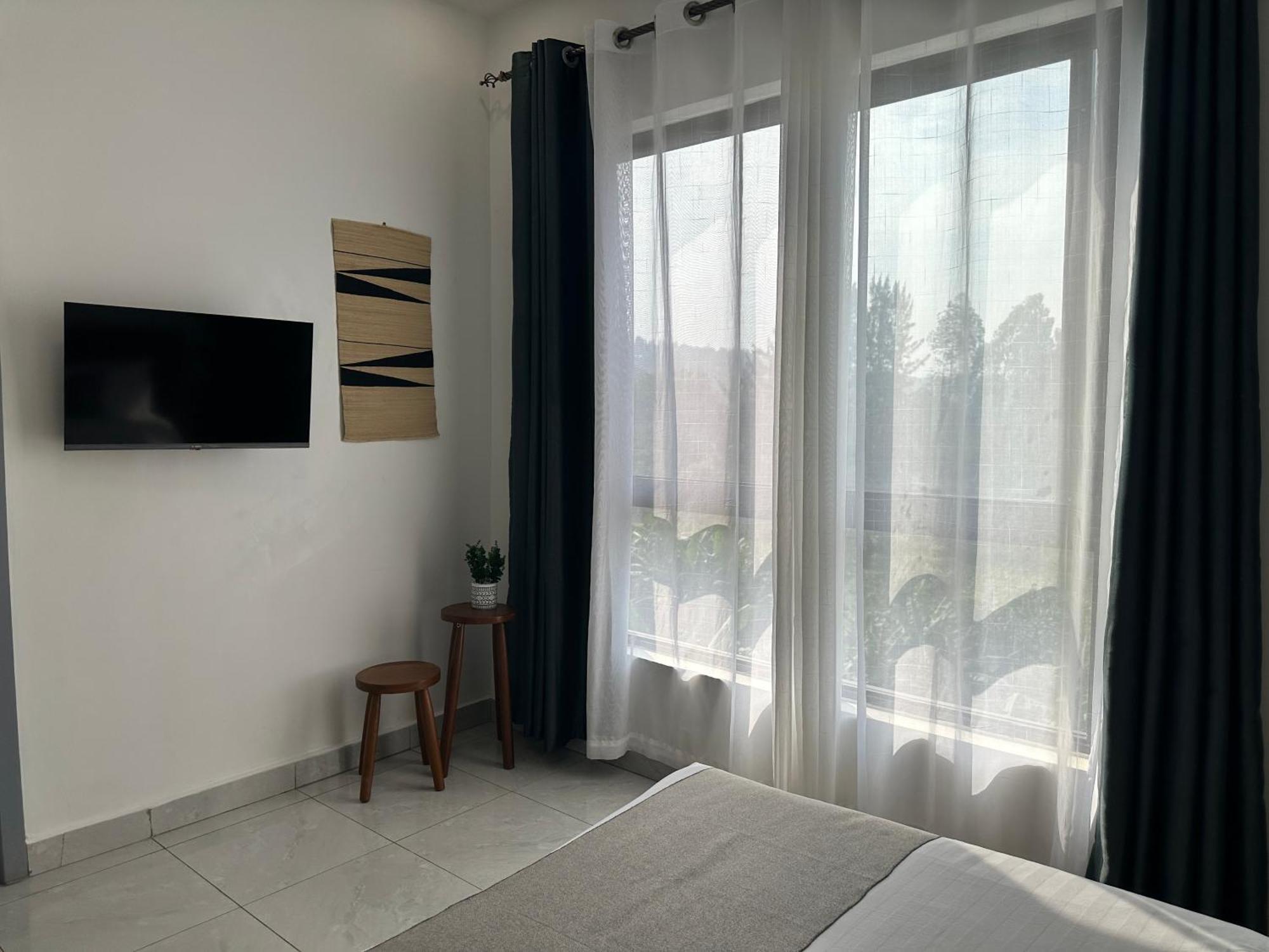 Coalescence Hotel Rwanda Кигали Екстериор снимка
